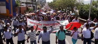 El magisterio se hace parte de las movilizaciones en solidaridad con Ayotzinapa