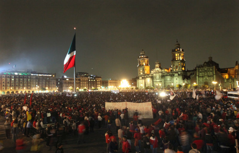 México, ante un régimen irreformable: “Fuera Peña Nieto y esta democracia asesina”