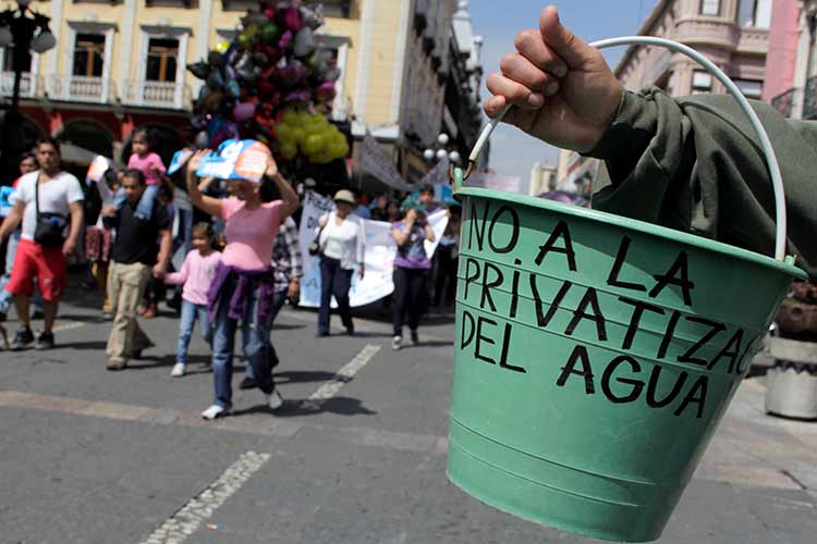 ¿Se aproxima una guerra por el agua y el gas en México?