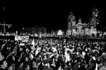 Marchan más de 150 mil personas por los normalistas al grito de ¡Fuera Peña!