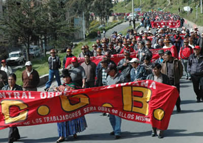 Marcha de los trabajadores de la Central Obrera Boliviana