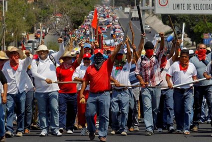 Marcha del Magisterio en Guerrero contra la reforma educativa